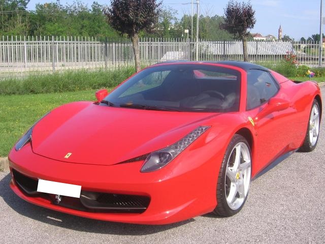 Noleggio Ferrari 458